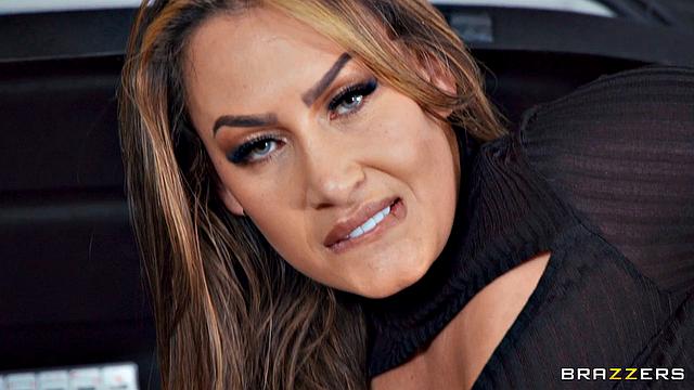 Cheating Wife Pounded In A Tight Spot