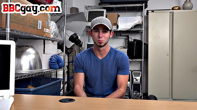 Black office boss asks for rimjob from white