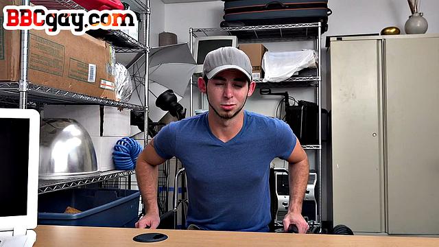 Black office boss asks for rimjob from white