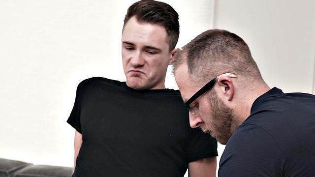 Gaydaddy masseur with hairy chest bottomed by studs cock