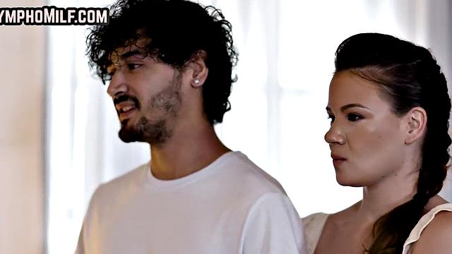 MILF share BWC in threesome missionary