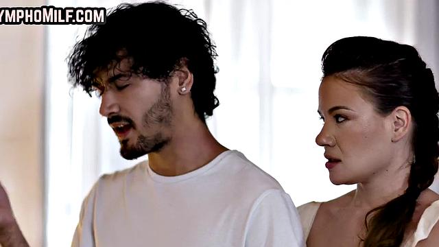 MILF share BWC in threesome missionary