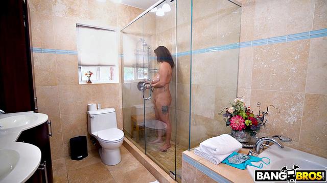 Ashlyn Peaks Needs Dick