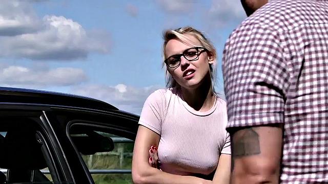 Kinky British Cabbie Vows to Spy on Guy's Wank Session Outdoors