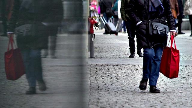 Tinder Date On Good Friday