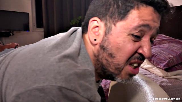 Фердинанд жёстко трахается с Томми и изливается по-гейски на финише.