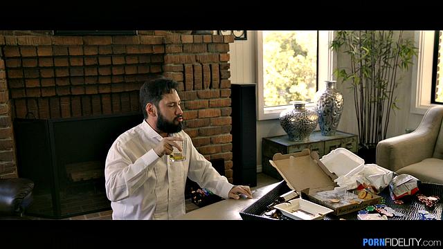 симулировала беременность, выкрутилась хорошим трахом