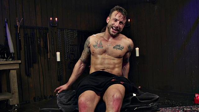 Dominant MILF in latex spanks male in threesome