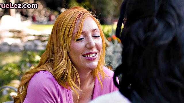 Curvy pussyfucked by dildo