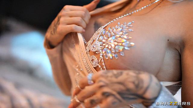 That Luxurious Is Pussy