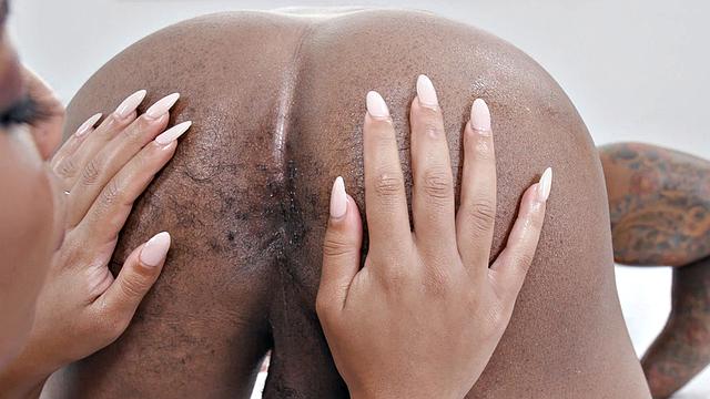 Малина ловит bbc и получает Хавай прямо на живот!