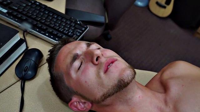 Amateur stud fucked by pawnshop owner in office for cash