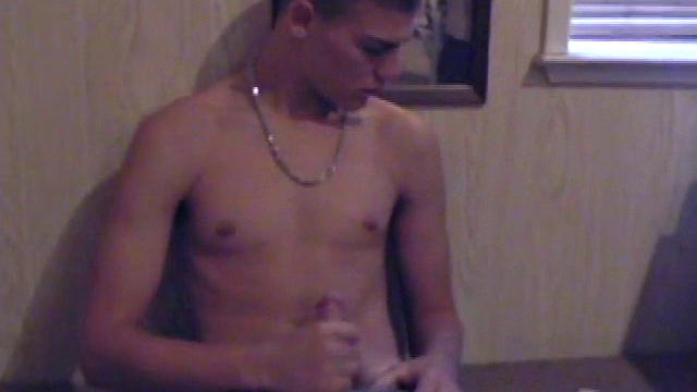 Торк заводит Мику под душем - язык длиннее, чем у змея