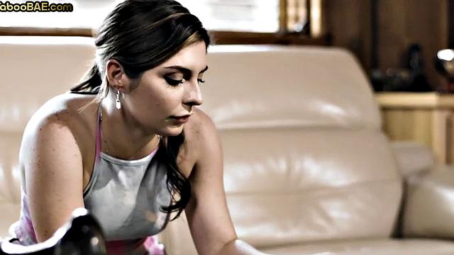 Bigbooty babe banged doggystyle after sucking cock