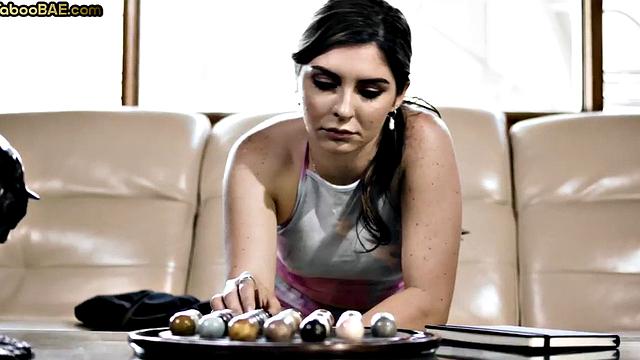 Bigbooty babe banged doggystyle after sucking cock