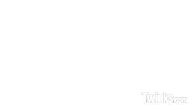Майка Эндрюс трахает Александра Грина