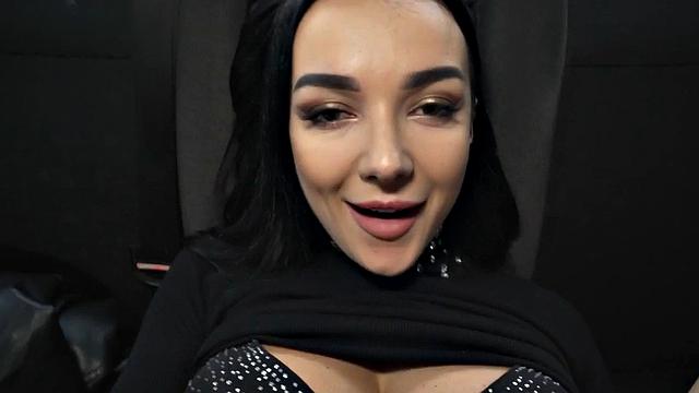 Driving stunning cab bae fucked by stranger in backseat