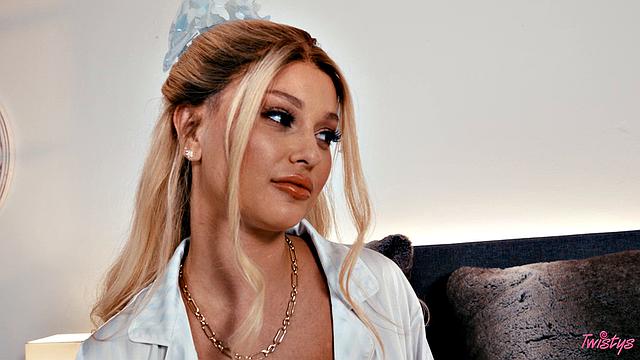 соседки повздорили, а потом отлизывают друг дружке