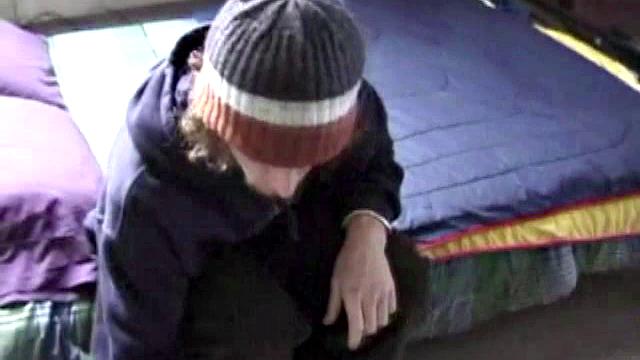 Адам сам себе устроил весёлый вечер с рукой и не пожалел