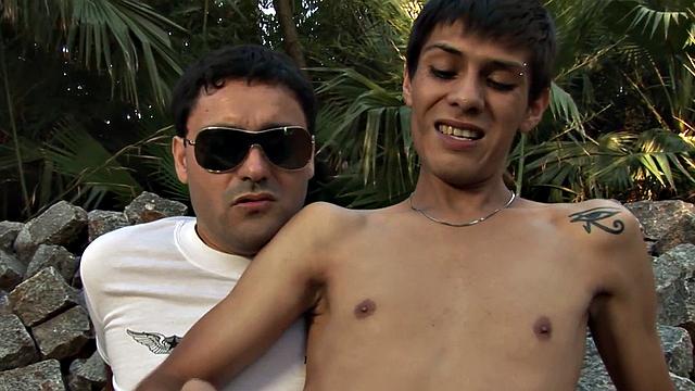 Skinny navy twink barebacked by DILF outdoors until cumshot