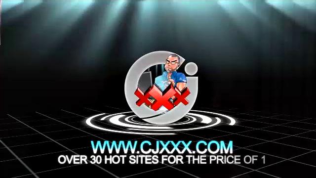 Маршалл руками балуется, а потом финиширует на камеру - всё чётко по классике