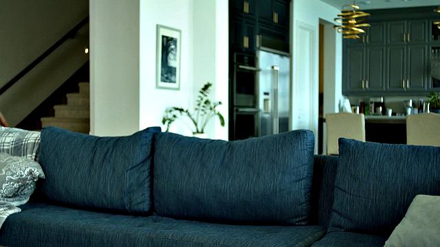 Voracious nympho invites guy