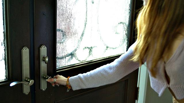 Voracious nympho invites guy