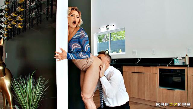 Horny Housewife Gets Creampie