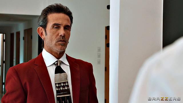 Horny Housewife Gets Creampie