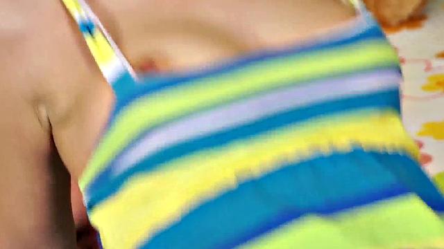 Индийская красотка пробует большой член и сразу оценила глубину