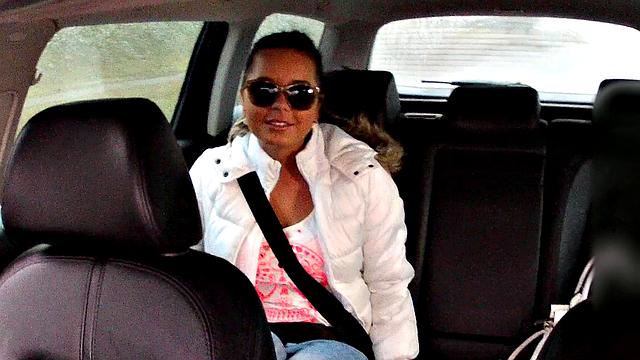 Teen Beauty Goes Over Cock And Cash