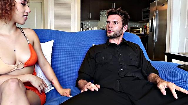 Femdom babe controls BF's orgasm with her greedy mouth