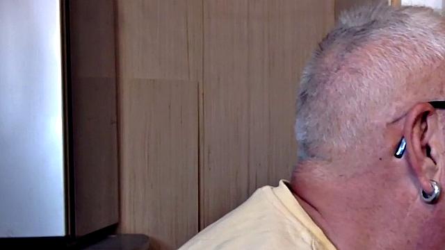 Gloryhole gaydaddy blows cock in closeup at home