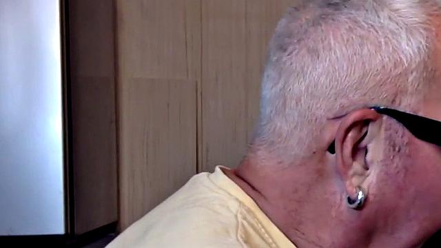 Gloryhole gaydaddy blows cock in closeup at home