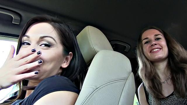 стопщицы трахаются за деньги в машине