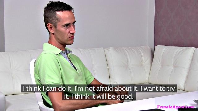 денис марпол гнет худую жопу в офисе и ловит глубокий догги