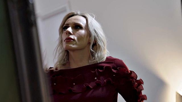 Big-titted MILF pussyfucked in threesome