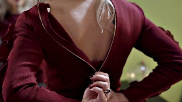 Big-titted MILF pussyfucked in threesome