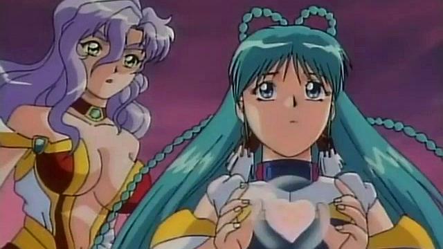 Блондиночка в медсестринском халате и две богини трахаются с парнем в больнице и дома, много ласк и позы на любой вкус.