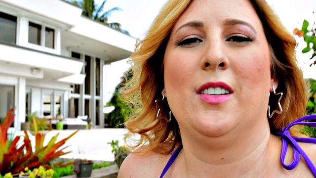 Amiee Roberts: Oil Me Up & Out