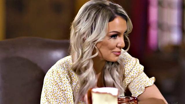 Lez babes enjoy licking wet pussies in threesome sex