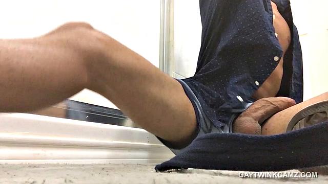 Latin Twink Lucas Pumping Meat