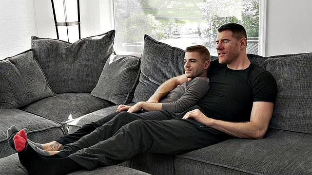 Petite bottom stud barebacked by tall DILF in socks