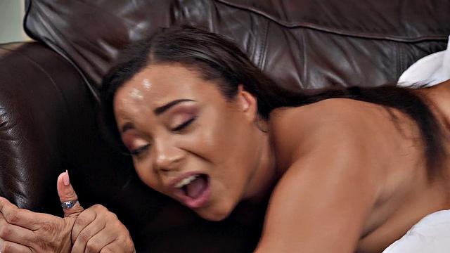 Peeping on the Hot Roommate