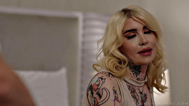 TS Hot Wives 2: Сцена 2