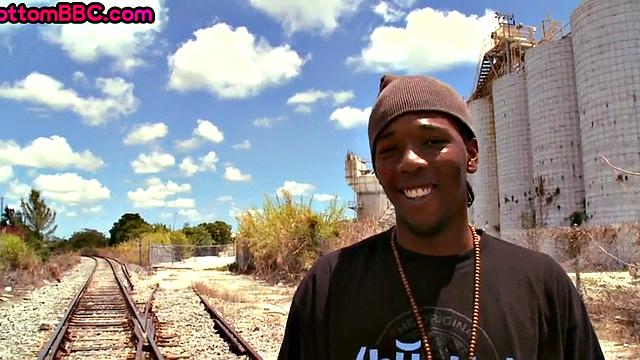 Outdoor Black thug pounded after sucking white cock