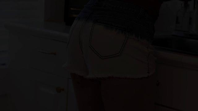 рыжая мамка впервые даёт в жопу прямо на улице