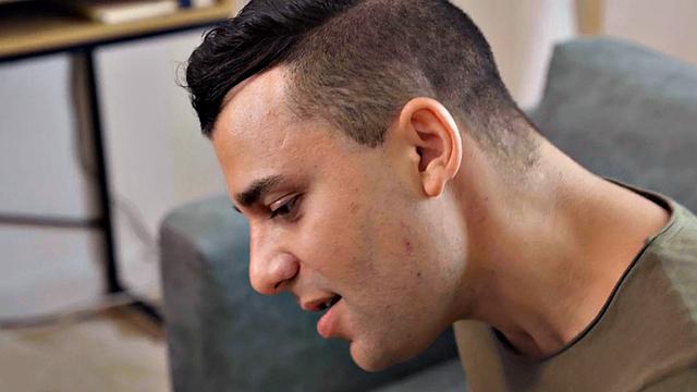 Hot tattooed MILF goes wild with hardcore pussy pounding on sofa