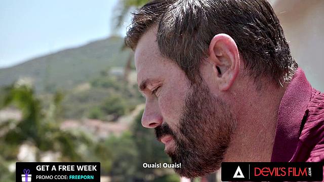 Смотри, как Danae Mari с большими грудями кайфует от вибратора и жёсткого секса с GI Joey.