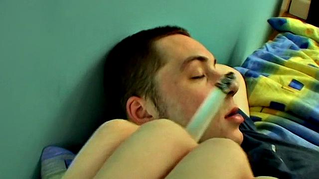 Стрейт-дружки курят и трахаются!